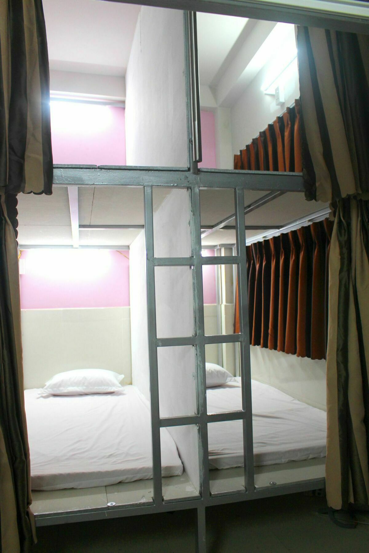 بيت شباب Aloha Saigon (Adults Only) مدينة هوشي منه المظهر الخارجي الصورة